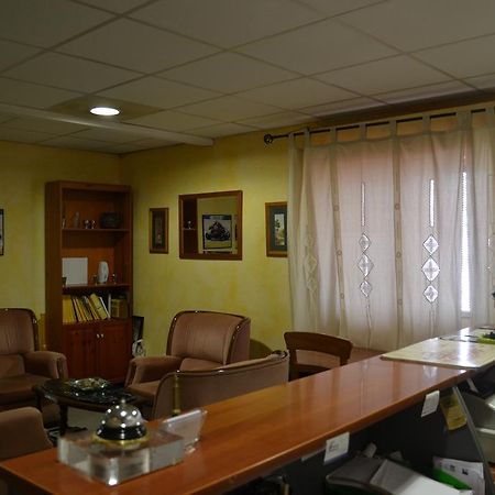 Hostal Al-Qazeres Caceres Ngoại thất bức ảnh