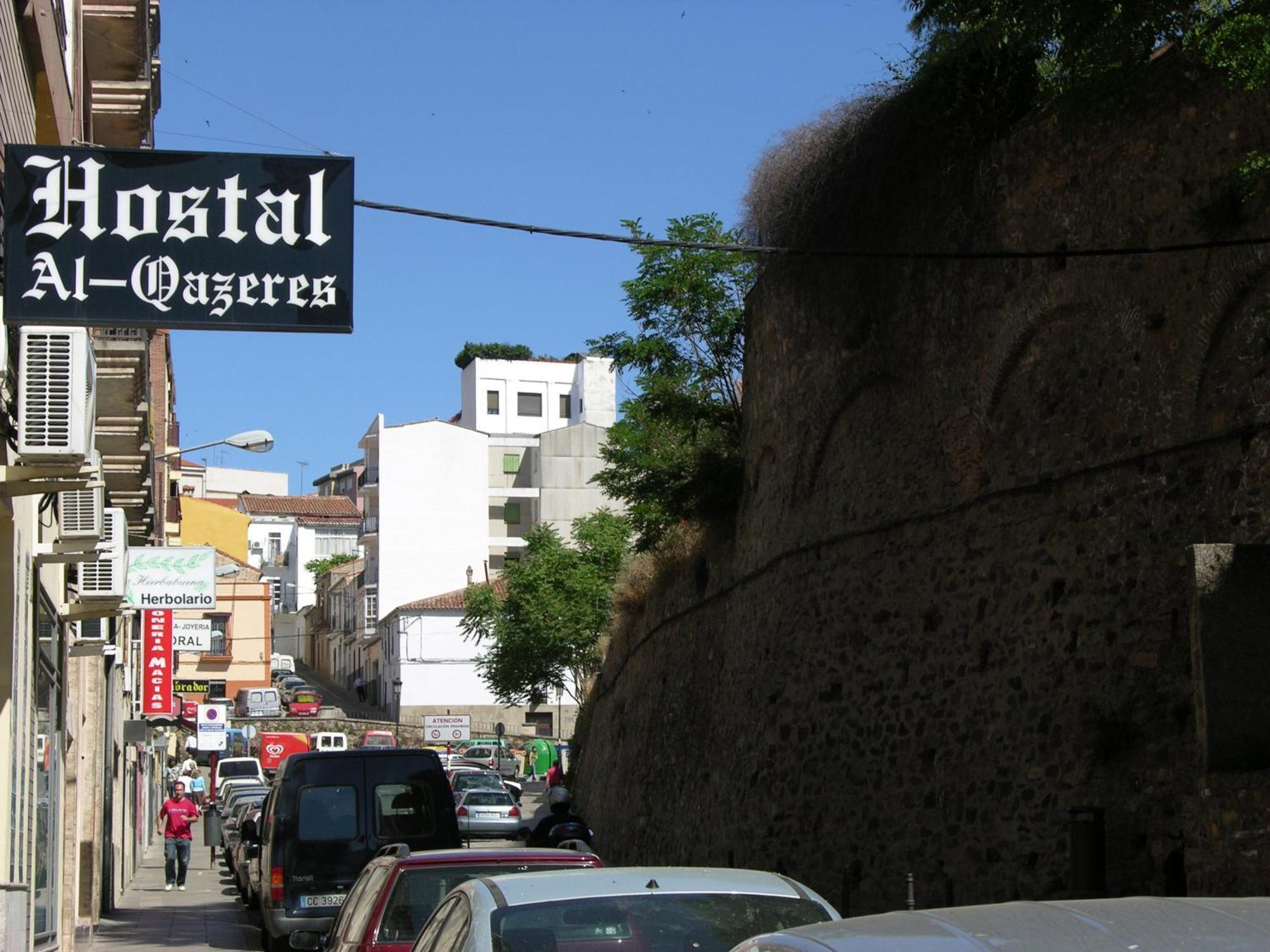Hostal Al-Qazeres Caceres Ngoại thất bức ảnh