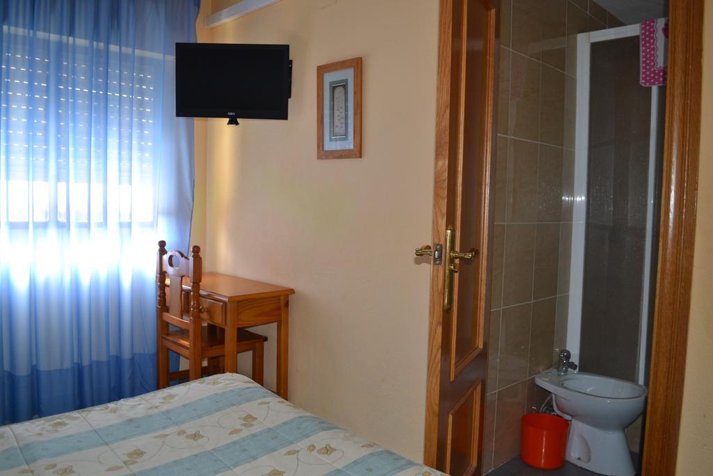 Hostal Al-Qazeres Caceres Phòng bức ảnh