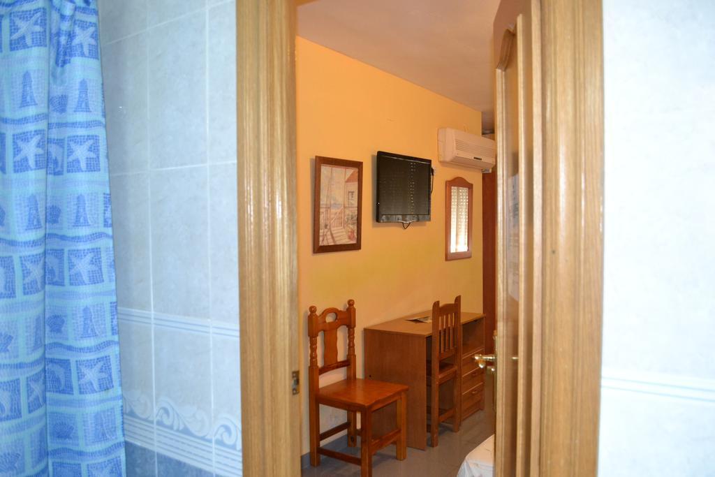 Hostal Al-Qazeres Caceres Phòng bức ảnh