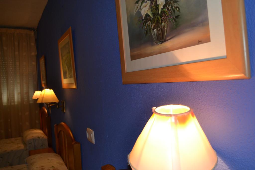 Hostal Al-Qazeres Caceres Ngoại thất bức ảnh