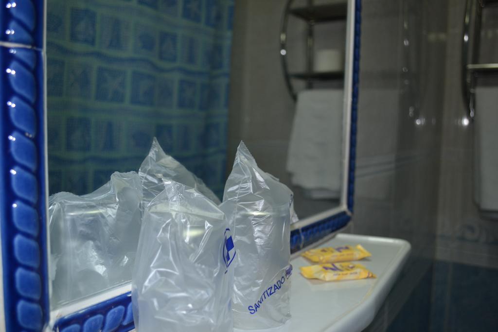 Hostal Al-Qazeres Caceres Ngoại thất bức ảnh